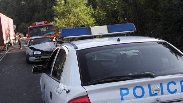 Мъж загина, блъснат от кола на АМ Хемус,  докато помага при катастрофа