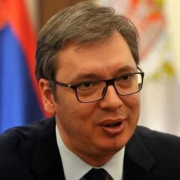 Александър Вучич недоволен от недопускането на самолета на Лавров