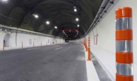 Шефът на АПИ: Почти три пъти по-висок ще е трафикът след завършване на тунела под Шипка