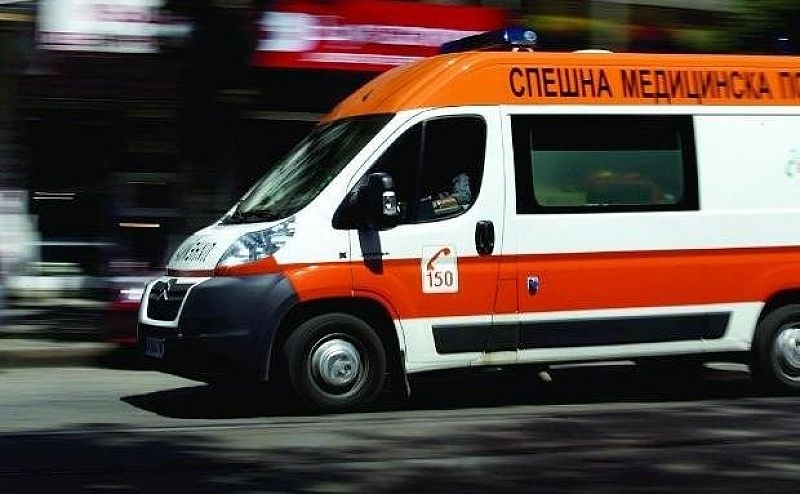 Почина 17-годишно момче, блъснато от кола на оживен булевард във Варна