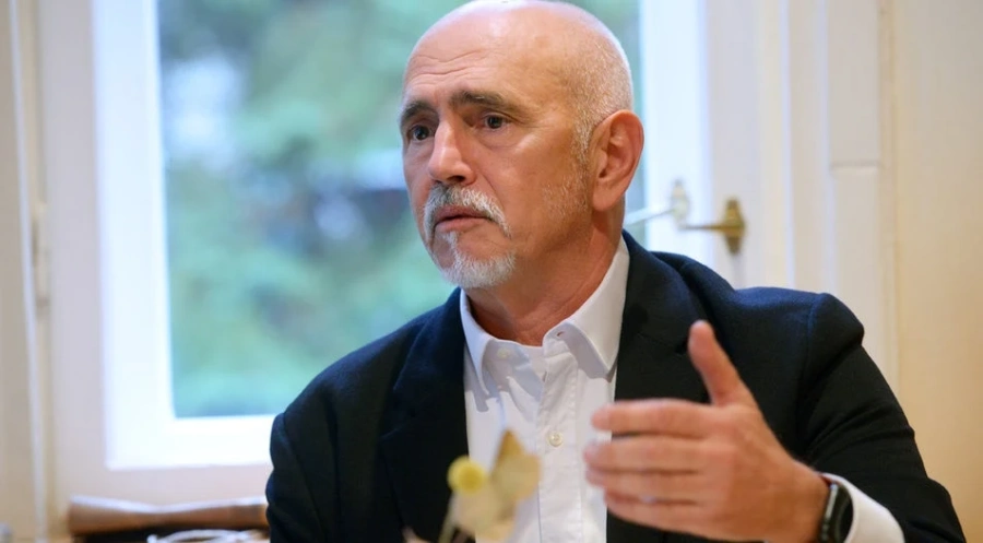 Министър Събев: Слави Трифонов е просто една политическа кукла