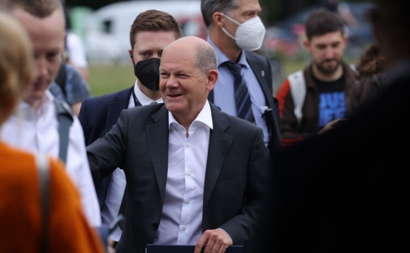 Шолц поиска Сърбия да се присъедини към санкциите срещу Русия