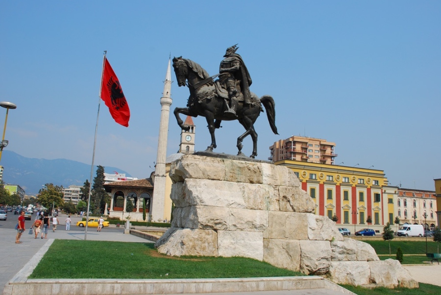 Албания ще дари един милион евро на Украйна