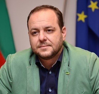 Борислав Сандов: Бащата на Кирил Петков е изразявал гражданска позиция за АМ Струма, няма шуробаджанащина