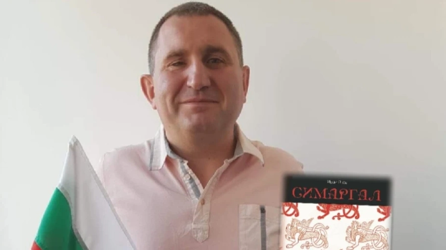 Незрящ автор представи книгата си пред публика в пълен мрак