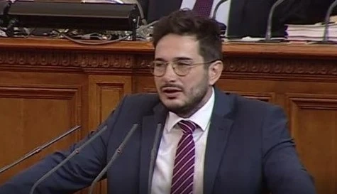 Кирил Симеонов се отцепи от ИТН с емоционално изявление от трибуната