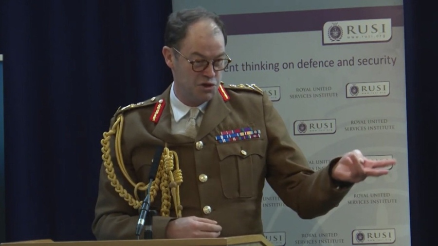 Новият британски главнокомандващ призова за готовност армията да се изправи срещу Русия