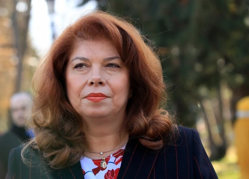 Йотова: Надявам се правителството и министрите да получат своето доверие и да го защитят