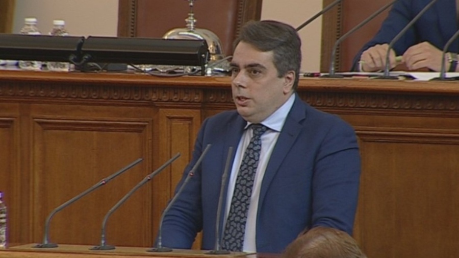 Асен Василев към опозицията: Вашата философия е да го духат бедните
