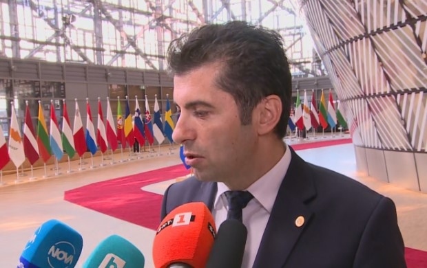 Петков ще подаде оставка в понеделник сутринта