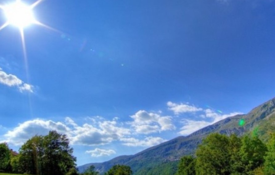 Днес слънчево с максимални температури между 29° и 34°