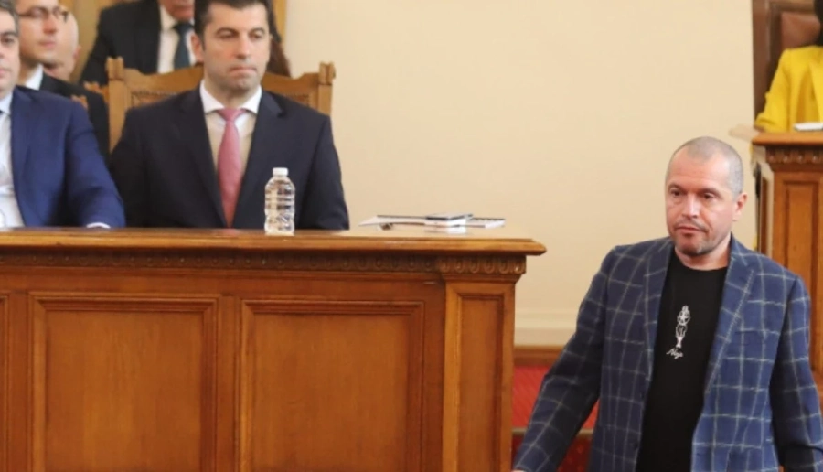 Има такъв народ може да подкрепи правителство, в което Кирил Петков не е премиер