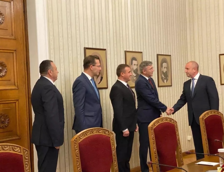 Карадайъ към Радев: Трябва отново да се обърнем към избирателите