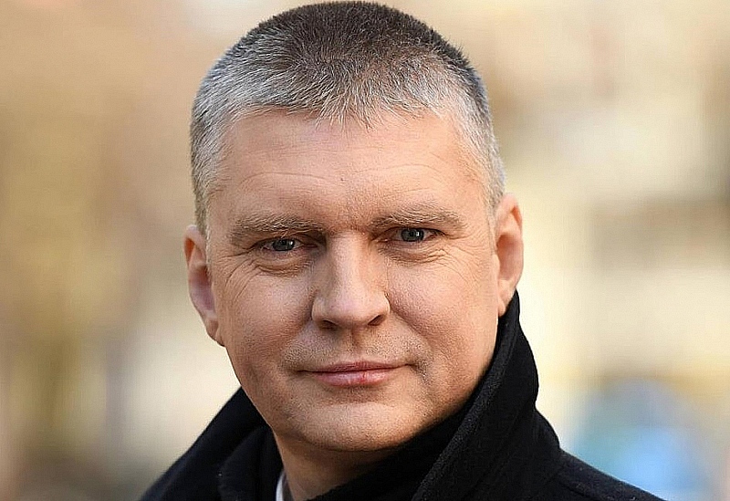 Аламанов: А децата ви ще продължат да бягат на Запад