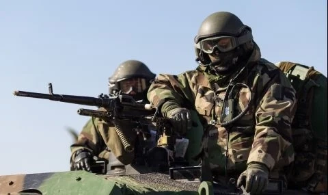 Латвия връща задължителната военна служба