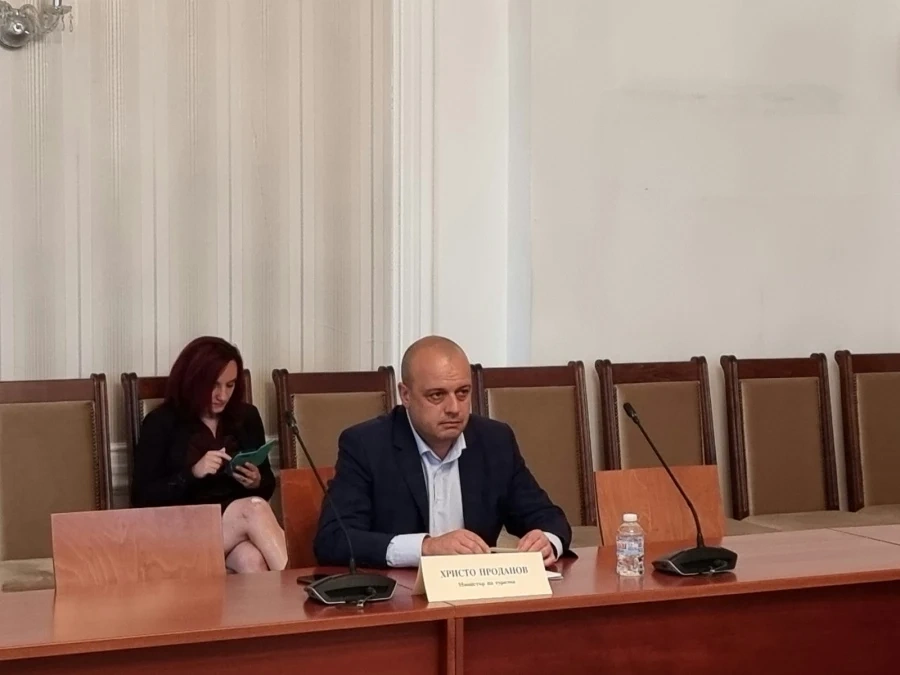 Проданов реже големите европейски туроператори от помощта за 35 евро на седалка