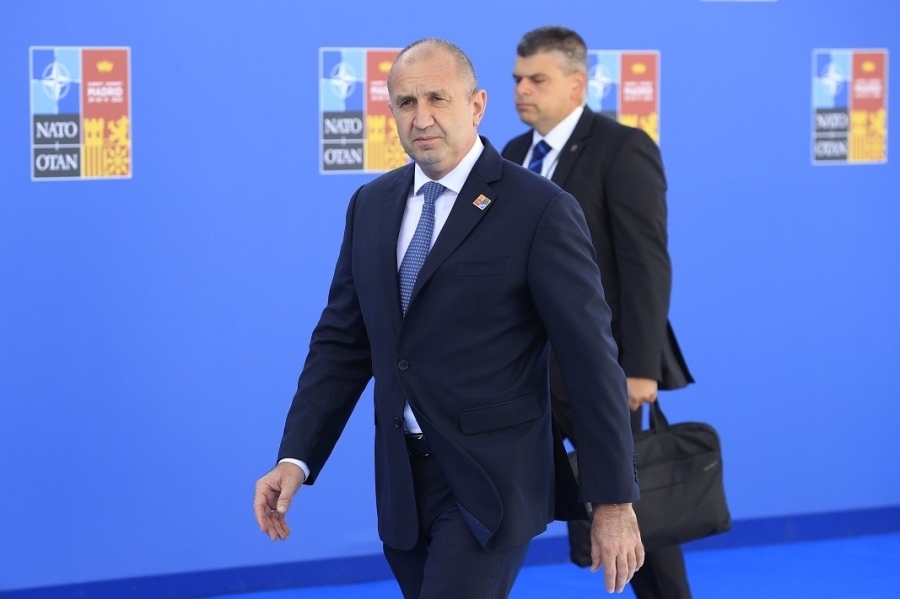 Радев заминава на посещение в Черна гора