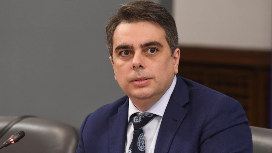 Василев в Брюксел: Да се обмисли тарифа върху руските доставки на газ и нефт в ЕС
