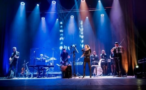 Лили Иванова с грандиозен концерт в Бургас тази вечер