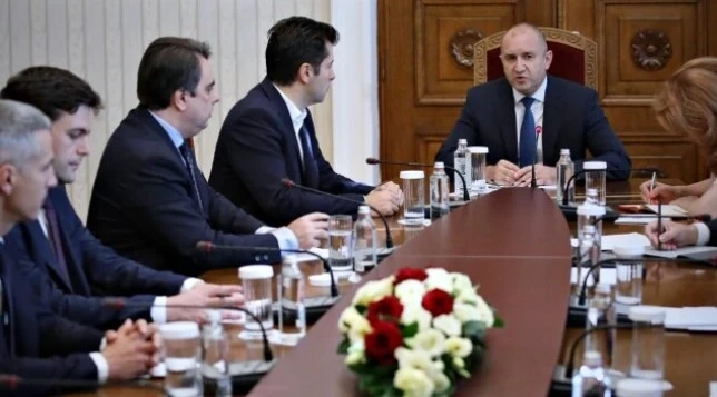 Румен Радев към ПП: Необходима ни е не просто сделка за нов кабинет, а ефективно управление