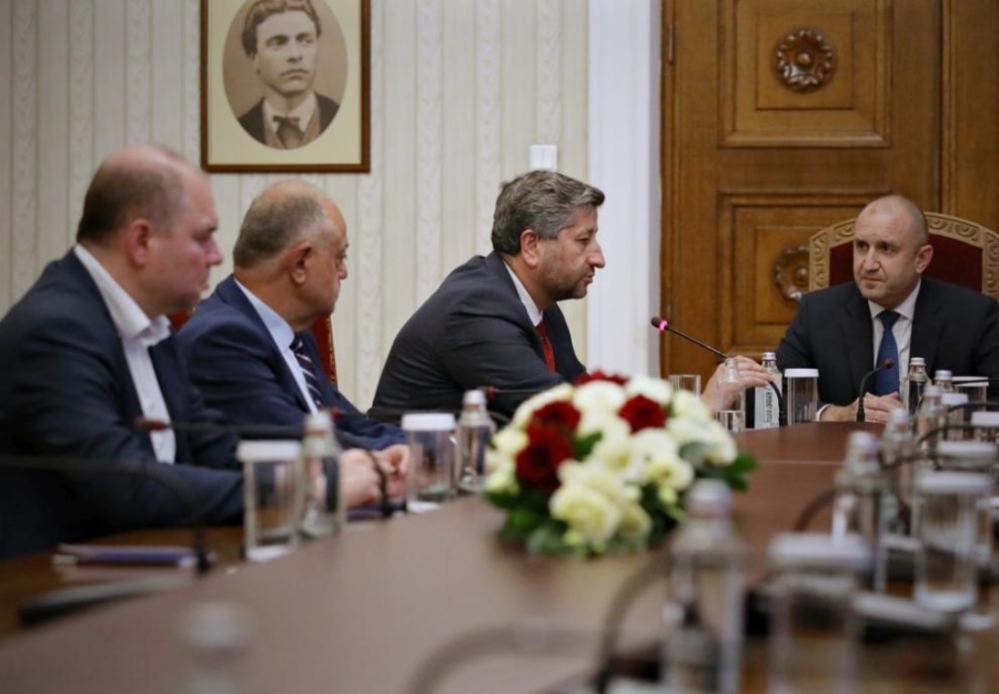 ДБ след консултациите: Ако получим мандата, няма да издигаме премиер. Това трябва да бъде инициатива на ПП