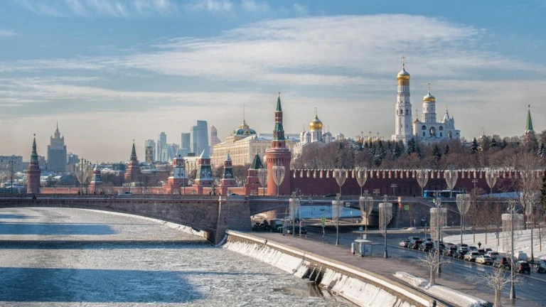 Гърция, Дания, Словакия, Словения и Хърватия са включени в списъка на неприятелските за Русия държави