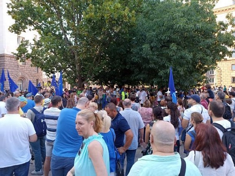  Започва протестът срещу служебното правителство и връщането на Газпром у нас