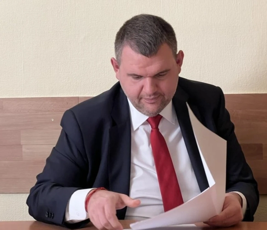 Пеевски внесе съдебен иск в САЩ - настоява да го извадят от \
