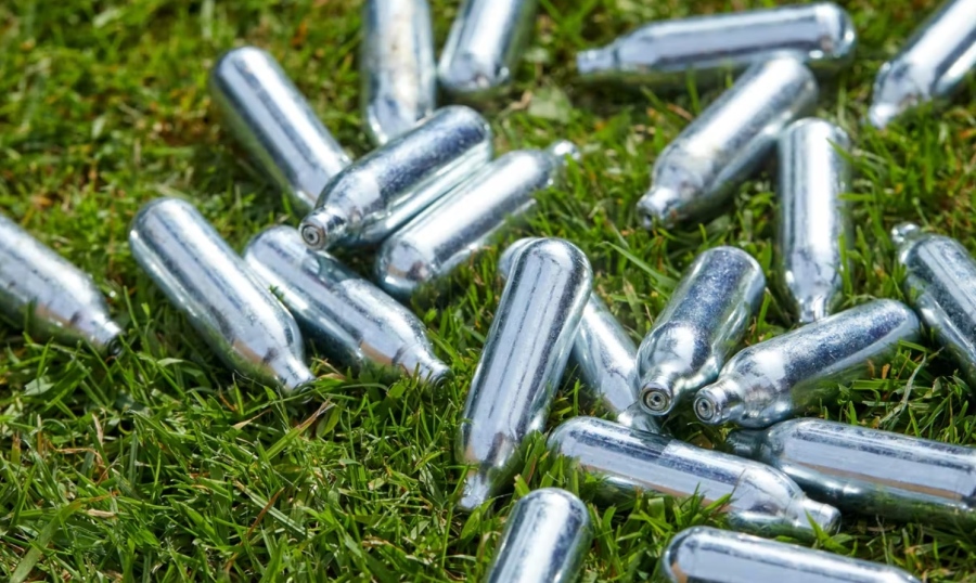 Приеха дете в Пирогов след купон с райски газ