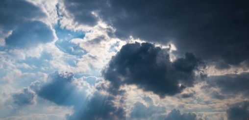 Днес облачно на места с валежи. Максималните температури ще са между 25° и 30°