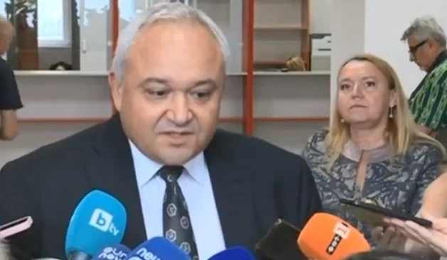 Вътрешният министър: Основната версия за катастрофата на Тракия е човешка грешка