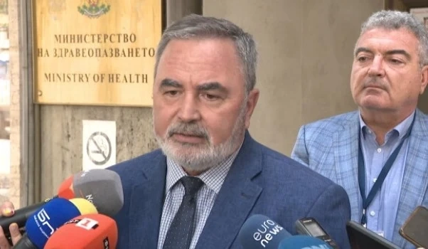 Намаляват COVID карантината у нас