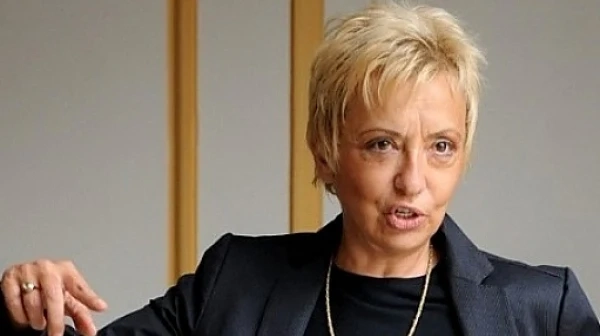 Пиарката на Продължаваме промяната Диана Дамянова се оттегли