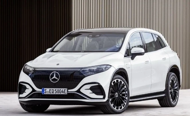 Mercedes EQS SUV вече се продава и у нас