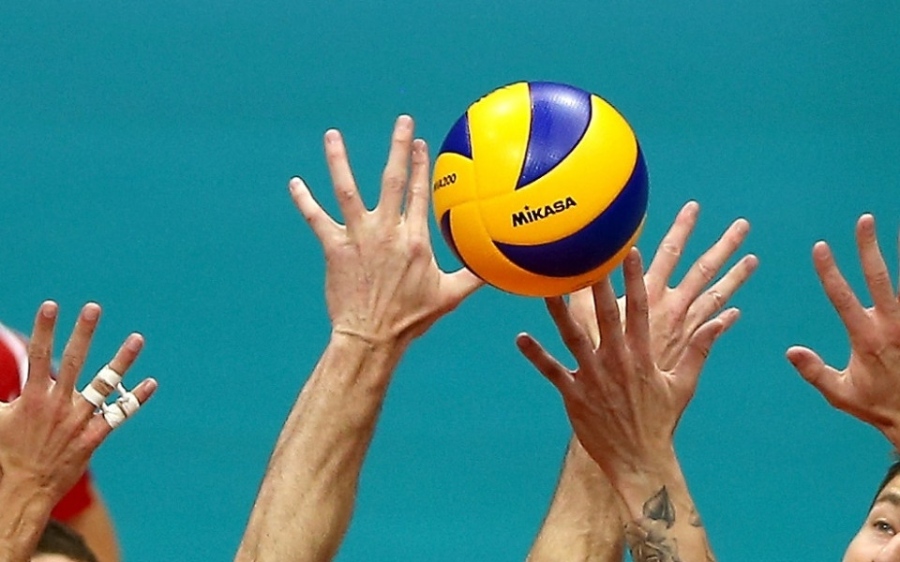 България започна със загуба световното по волейбол  