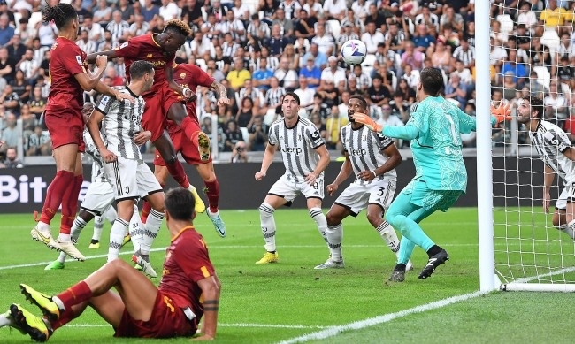 Вълнуващо равенство между Ювентус и Рома  