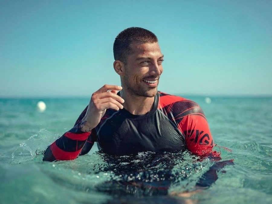 Симоне Сузина. Кой е новият секссимвол в 365 дни