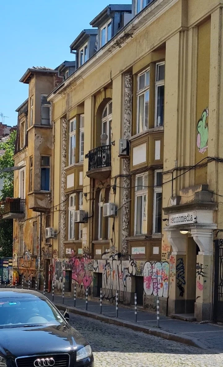 Икономедия са превърнали сграда - паметник на културата в коптор