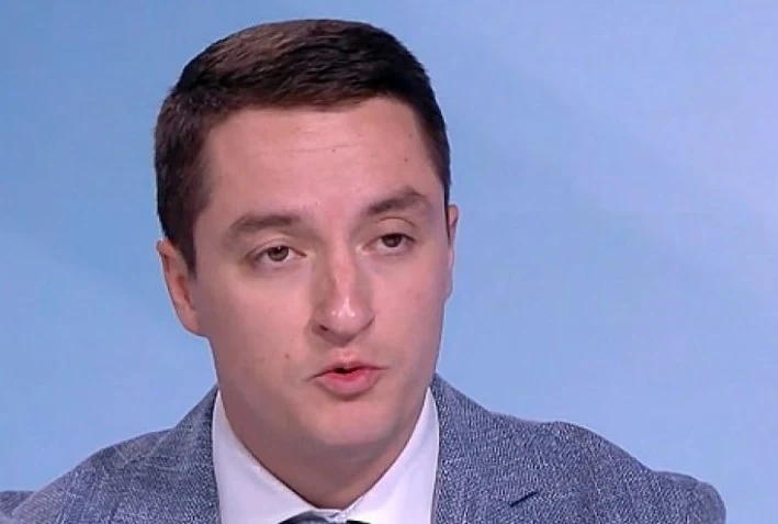 Явор Божанков: Служебният кабинет работи в полза на ГЕРБ и ДПС  