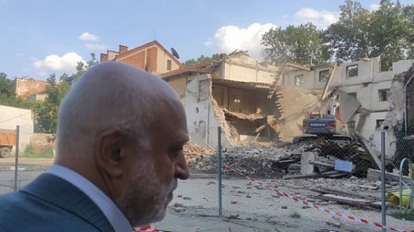 Минеков не успя да спаси Тютюневия склад