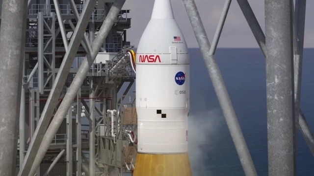 Часове до изстрелването на най-мощната ракета към Луната