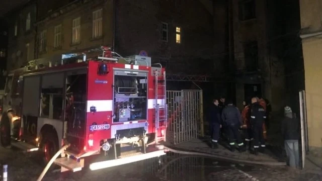 Пожар горя в жилищна сграда в София