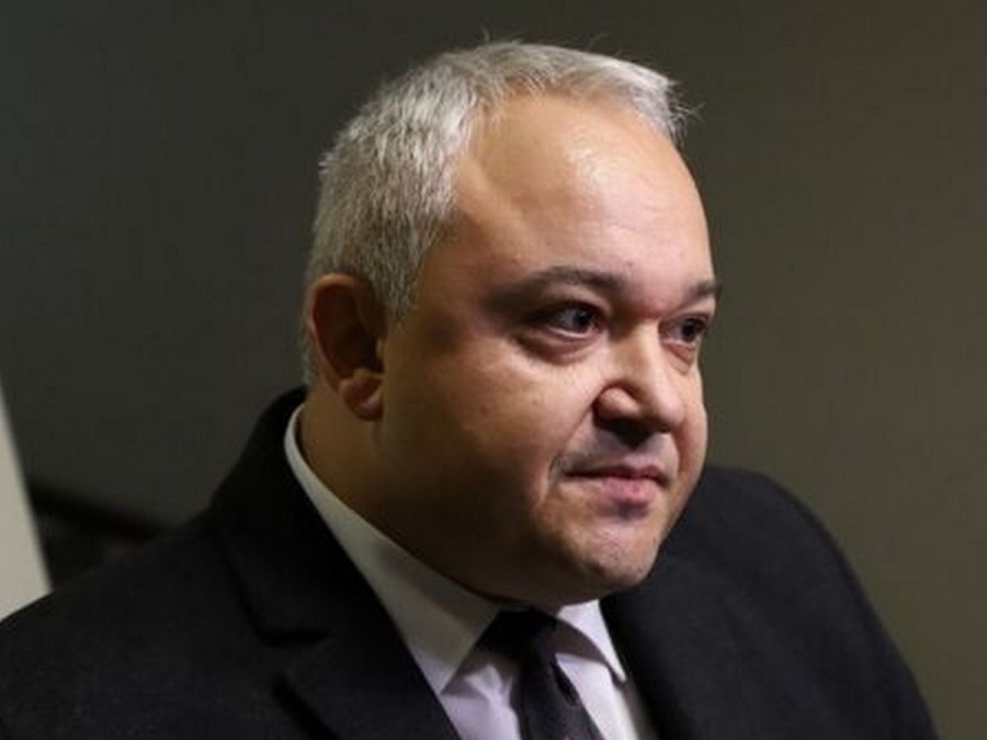 Поне 10 гранични полицаи помагали на мигранти