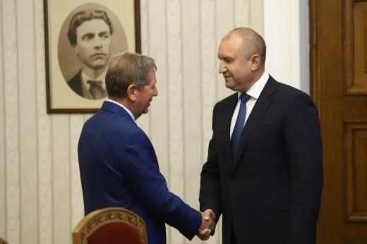 Радев на среща с Лукойл: Цените на горивата са причина за поскъпването на всички стоки и услуги