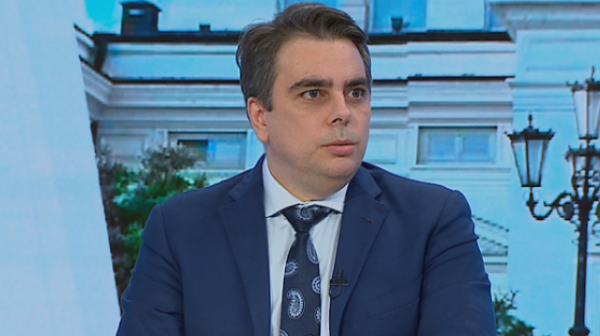 Василев: Изборът е дали да живеем в нормална държава или да се върнем обратно в стабилната бедност