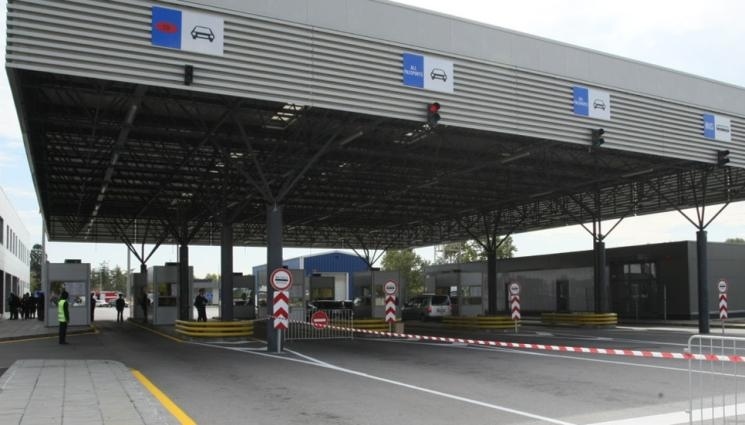 Екшън на Капитан Андреево: Гранични полицаи стреляха по шофьор, опитал се да ги прегази