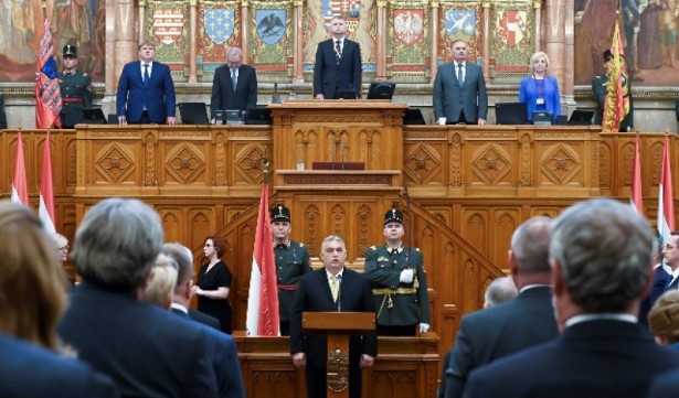 Унгария вече не е напълно функционираща демокрация заявиха членове на