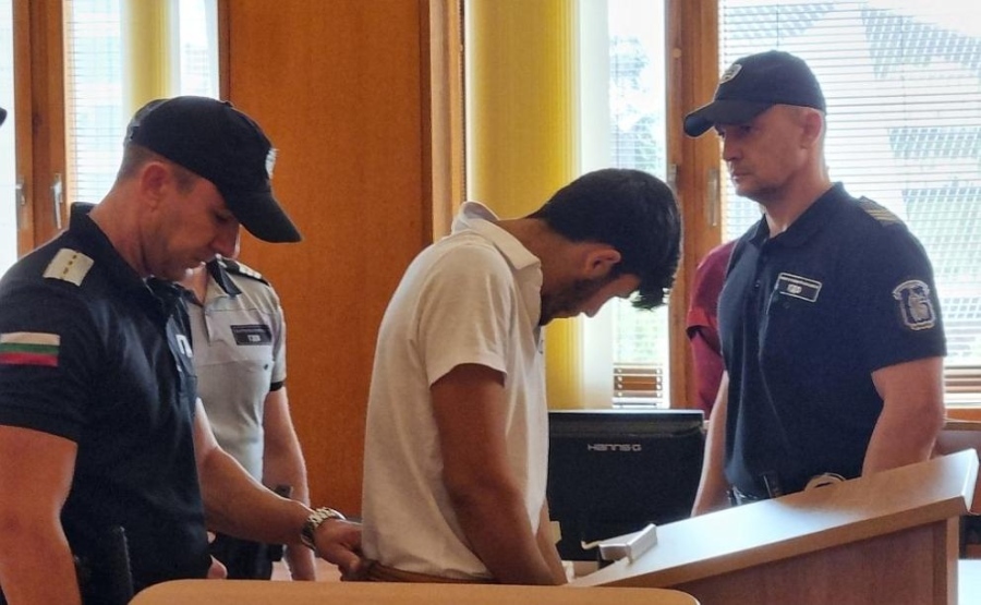 Шофьорът на автобуса, убил полицаите в Бургас, е пълнолетен