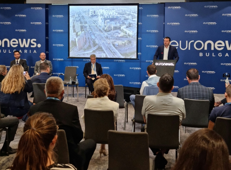 Калоян Паргов: Столична община трябва да потърси начин да прибере някъде всичките тези автомобили