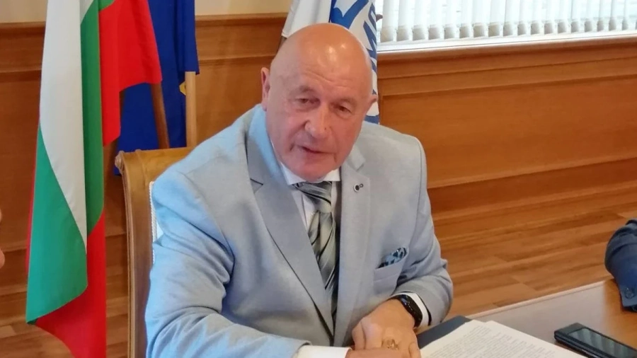 Назначеният от Нинова шеф на ВМЗ е живял в къща за 4500 лева на месец